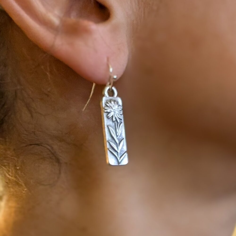 Beautiful flower earrings. Brass core, silver plated. Botanical. Plant. Tropical